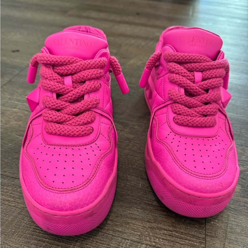 Valentino sneakers size 39